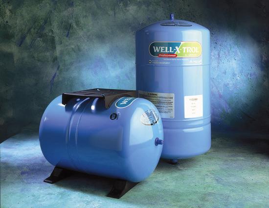 ST-25V PRESSURE ACCUMULATOR TANK WITH 1" MPT INLET, 15/3/8" DIAMETER x 19 1/4" LONG, POLYPROPYLENE LINER-STEEL SHELL